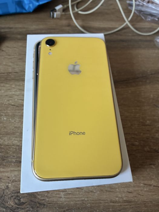 Продам iPhone XR 64 гб жёлтый nano sim +esim