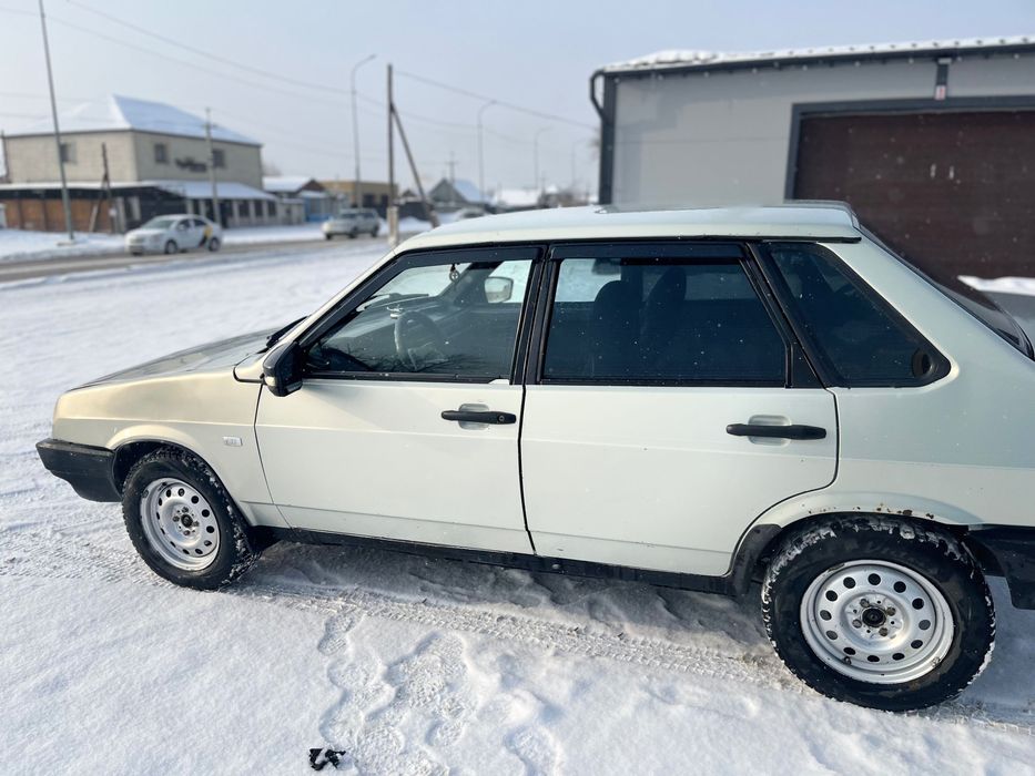 Продам машину 21099