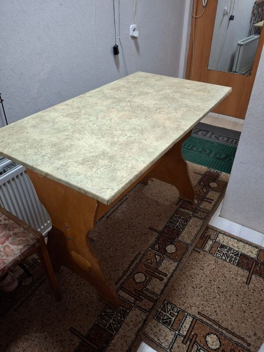 Стол  для  кухни