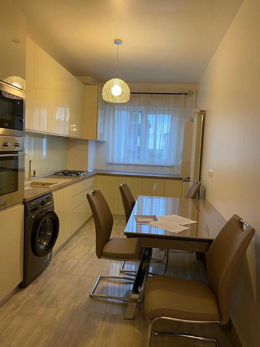 Apartament de inchiriat,zona 9 mai Ploiesti