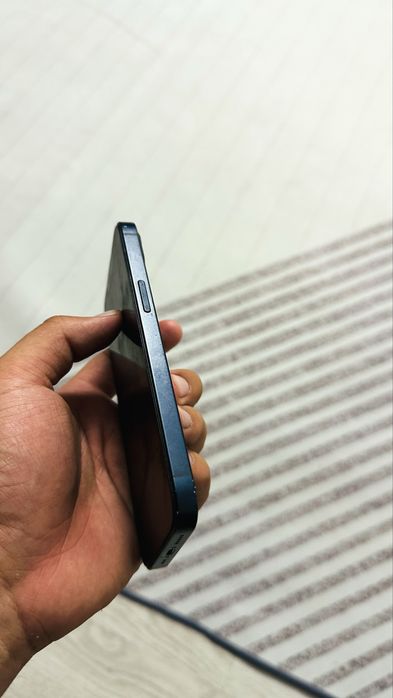 Iphone 13 blue.