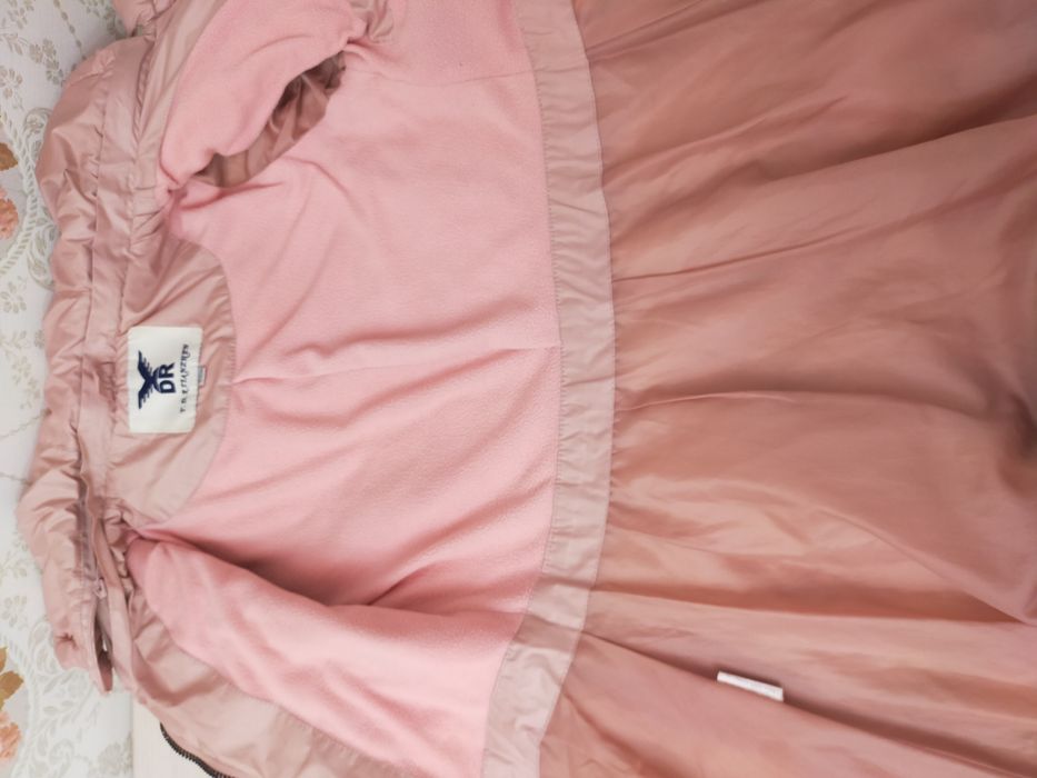 Срочно продам куртку на девочку