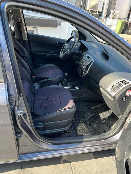 Hyundai i20 1.2 Benzina 2009 – 73.000 km reali – unic proprietar.