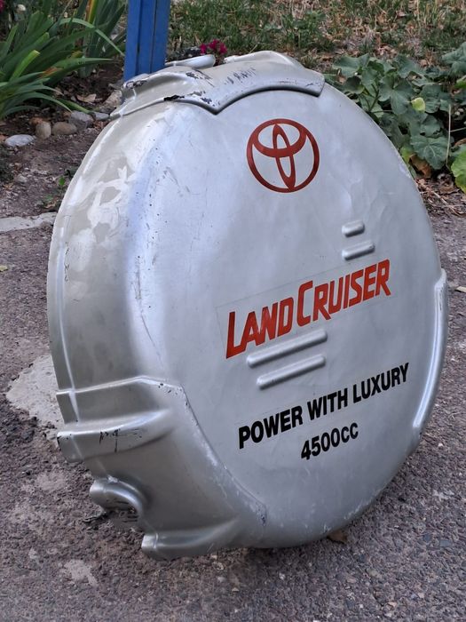 Крышка для запаски на Land Cruiser