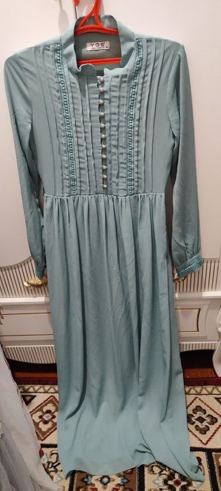 Киімдер сатылады