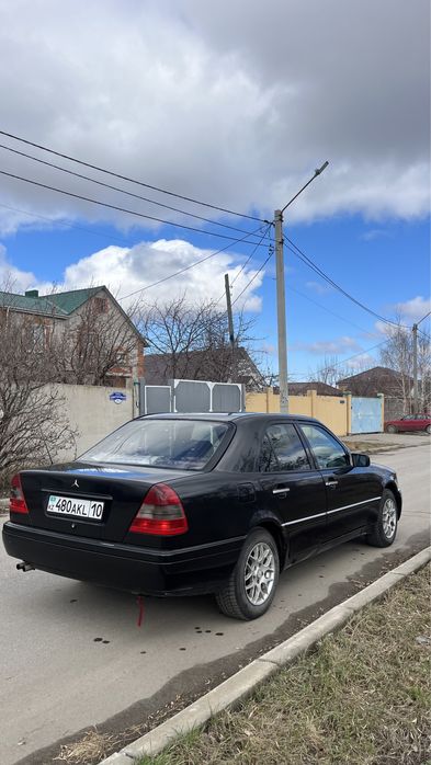 Продам Мередес С-180