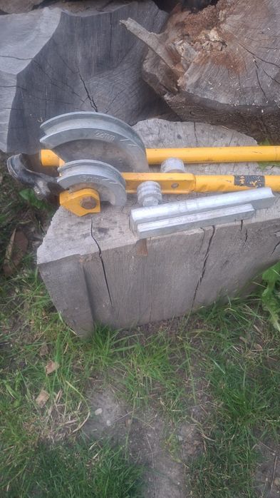 Masina de indoit țevi