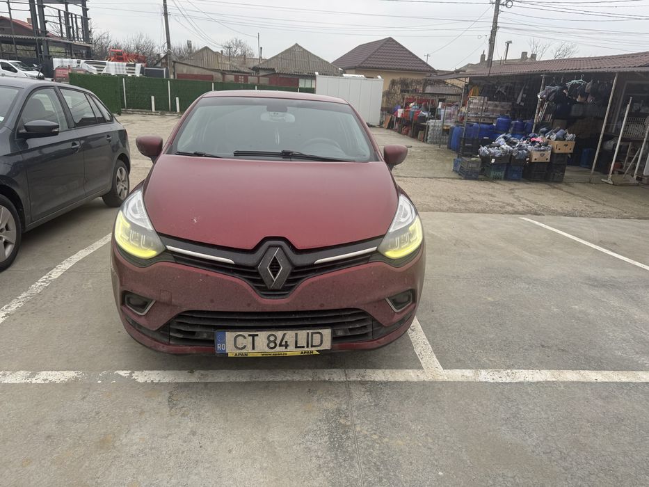 Renault clio 4 rosu