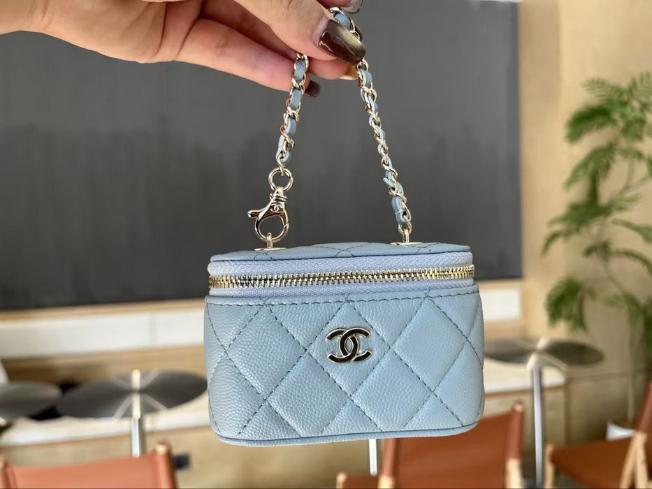 Chanel, Dior, Alaïa,Loro - Мини чанти налични