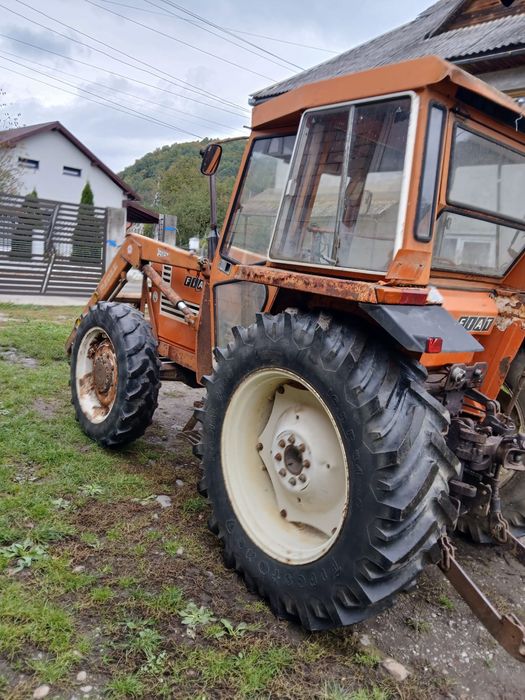 Fiat 780 cu încarcator frontal