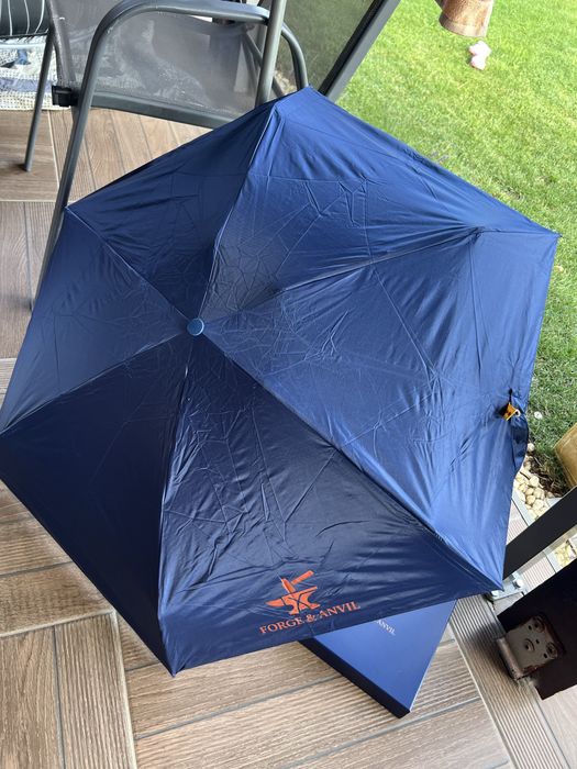 Set cadou premium 2 în 1 – umbrelă automată + termos, cutie elegantă și plasă cadou