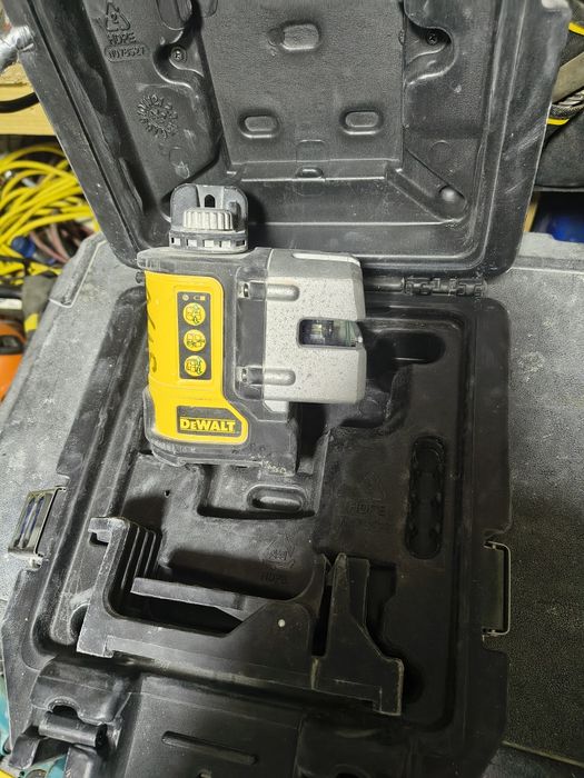 Vând Laser dewalt