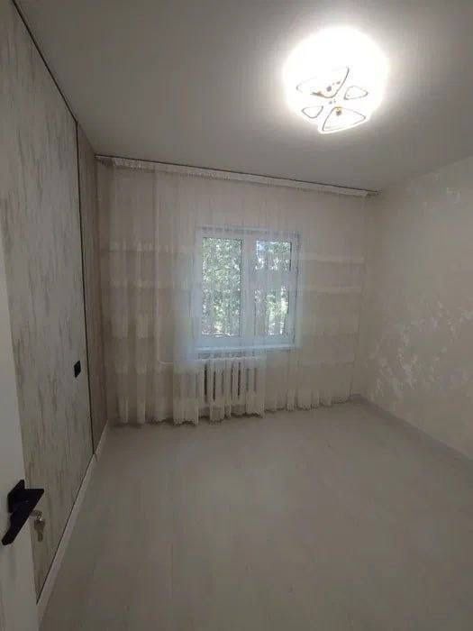 Продается 3х ком.кв.3/3/5 Сергели 4