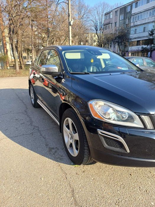 Vând Volvo XC60 D4 Rdesign