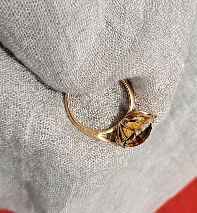 Продам золотой комплекте с бриллиантами