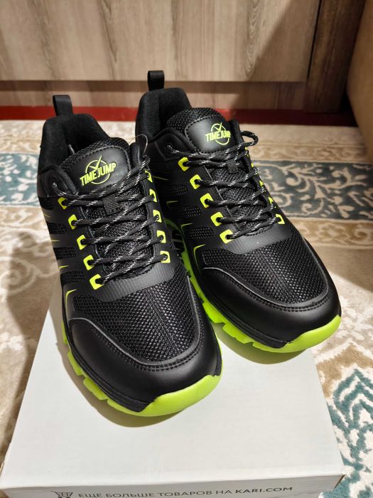 Кроссовки мужские новые