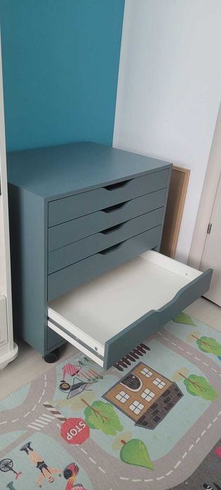 Comodă turcoaz cu rotile Alex - 67x66 cm