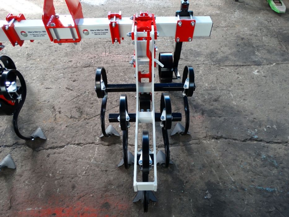 Български култиватор за лавандула 2S-10L с торовнасяне