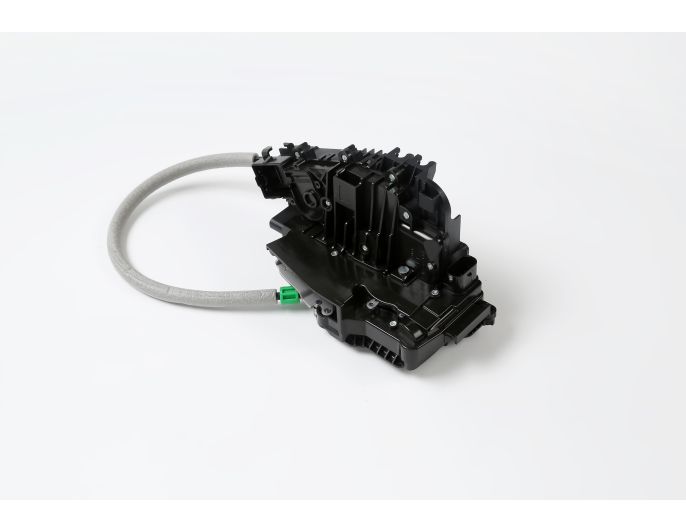 Broasca, incuietoare usa fata Mercedes Clasa GL (X166), 06.2012-12.2015, Clasa GLE (W166), 08.2015-03.2020, Clasa GLS (X166), 11.2015-06.2019, Clasa ML (W166), 11.2011-09.2015, partea stanga, pentru vehicule cu functie de inchidere usoara