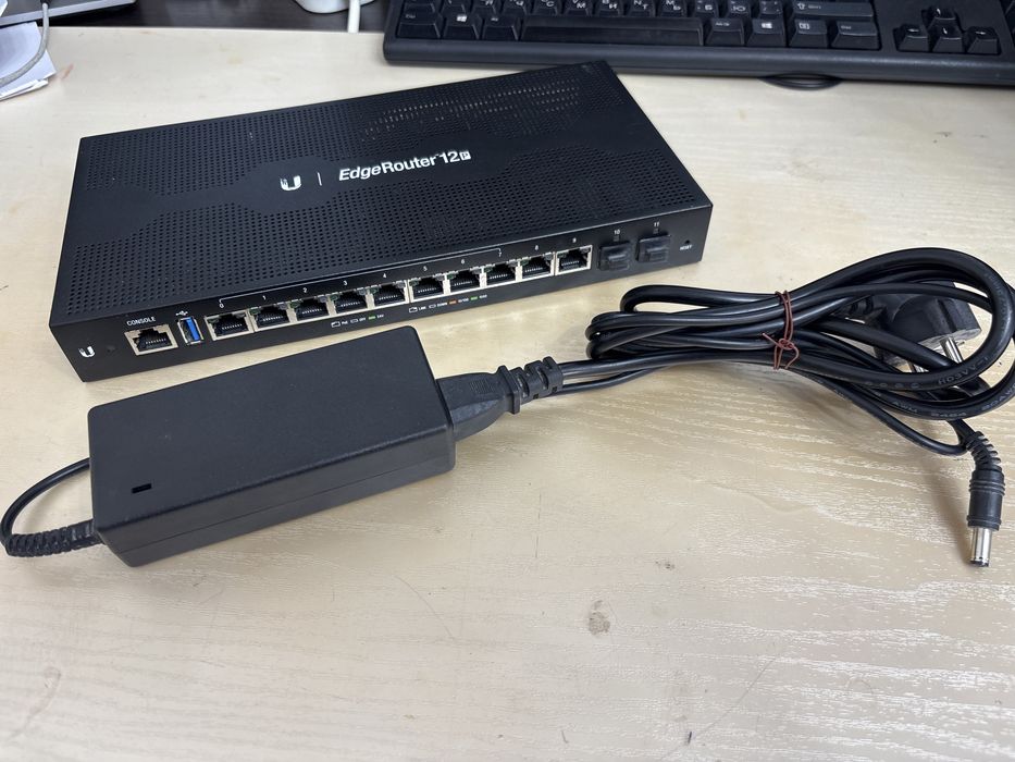 маршрутизатор Ubiquiti EdgeRouter 12P (ER-12P):