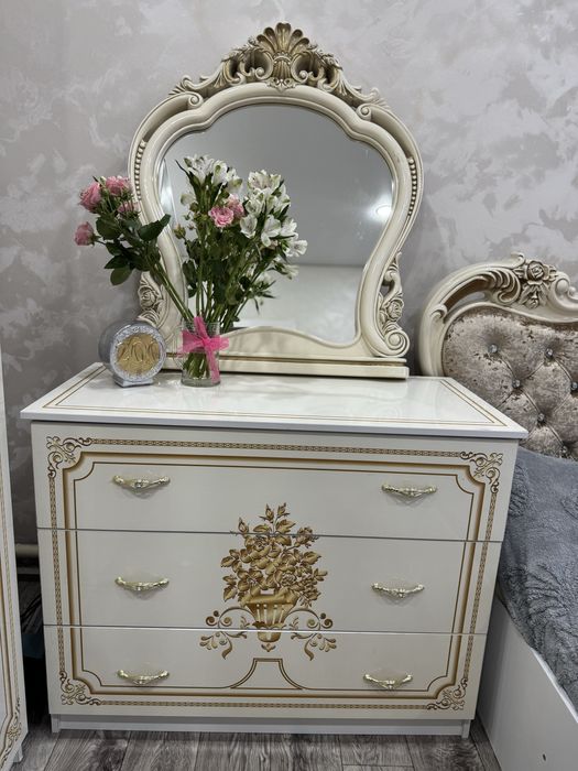 Спальный гарнитур