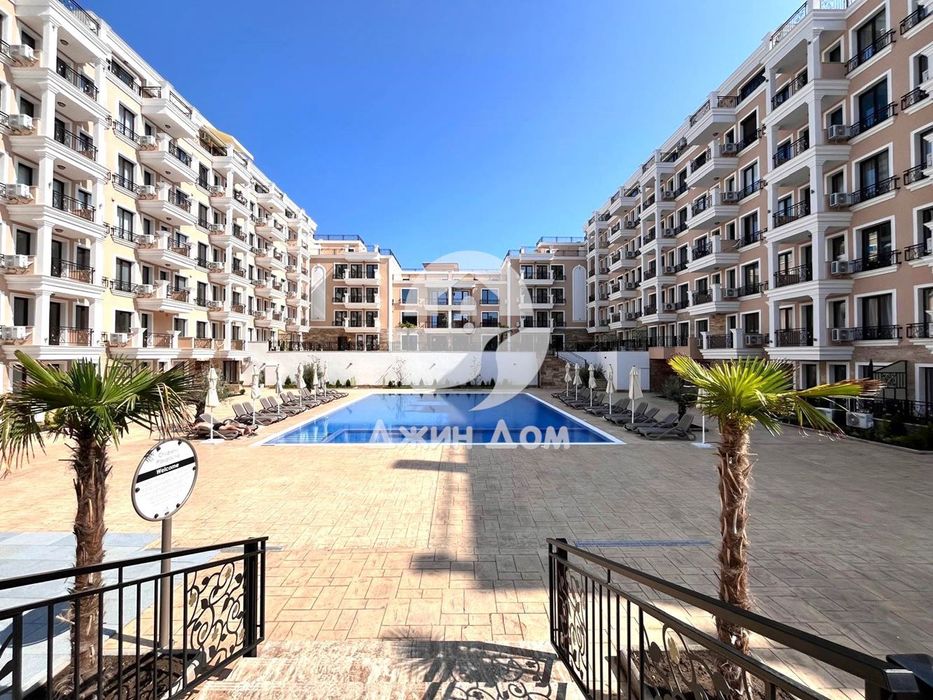 Продава се Едностаен апартамент в Свети Влас - 32 кв.м за 2282 €/кв.м - Снимка #1