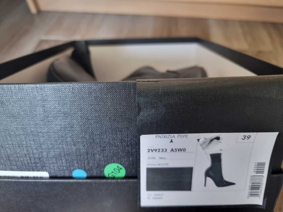 Patrizia Pepe кожени боти  pазмер 39