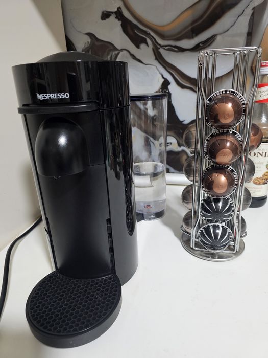 Espressor Nespresso Vertuo Plus D + suport rotativ + capsule, ca noi