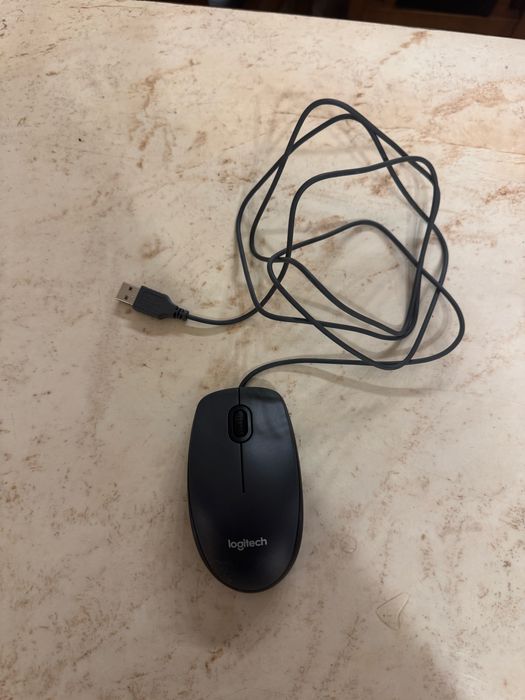 Logitech M90 wired мишка с кабел като нова