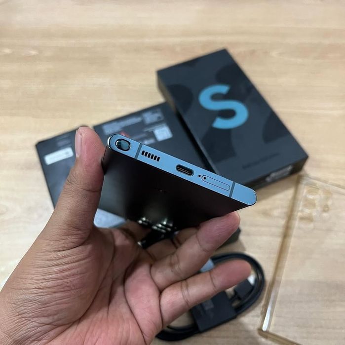 Samsung S22 Ultra kak new 12/256Gb