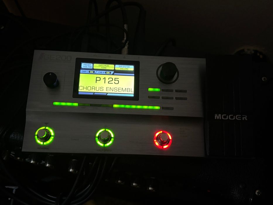 Процесор Mooer GE 200