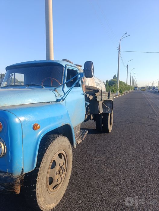 Gaz 53 sotiladi.