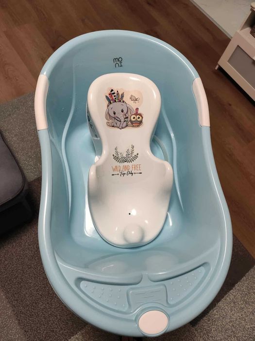 Детска вана със стойка