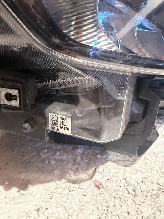 Оргинален фар Suzuki SX4 S Cross Scross година 2022 2023 2024 Full Led