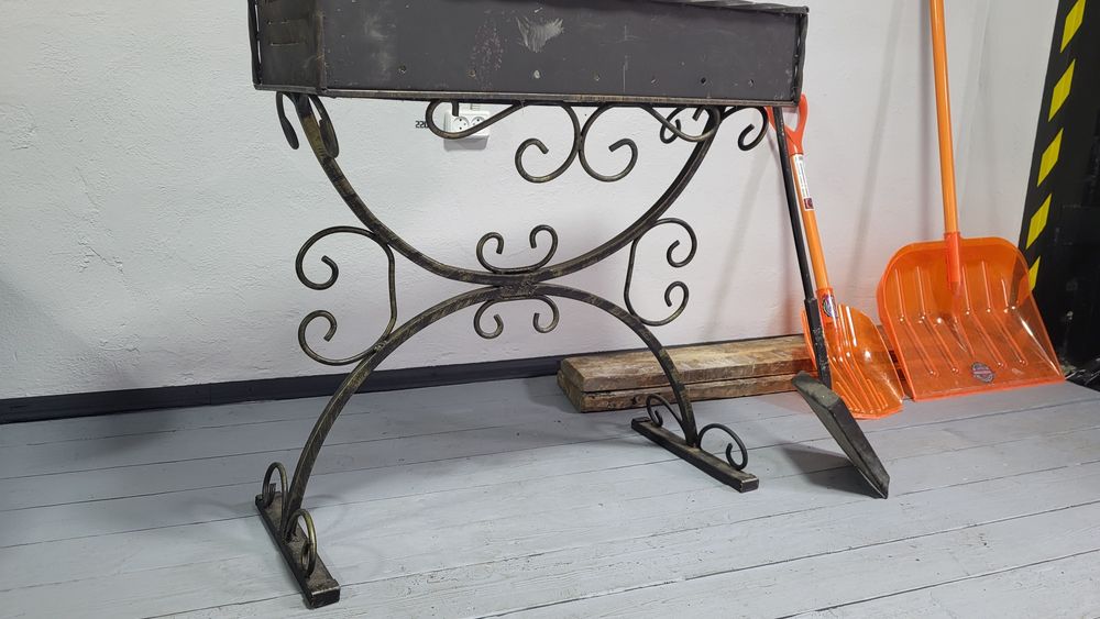 Мангал сварной с лопаткой