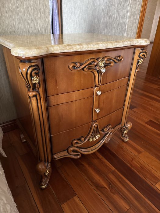 Продам спальный гарнитур