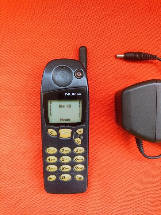 Nokia 5110  + incarcator ( decodat, baterie Noua,lb.romana)