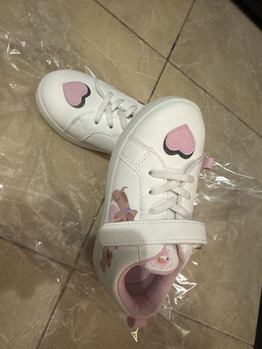 Adidasi fetite Sinsay, stare ft. buna!