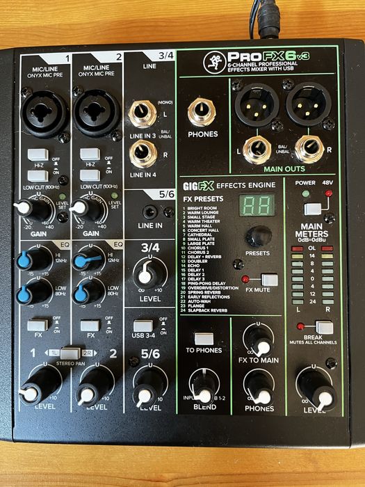 Шест канален миксер Mackie ProFX6v3