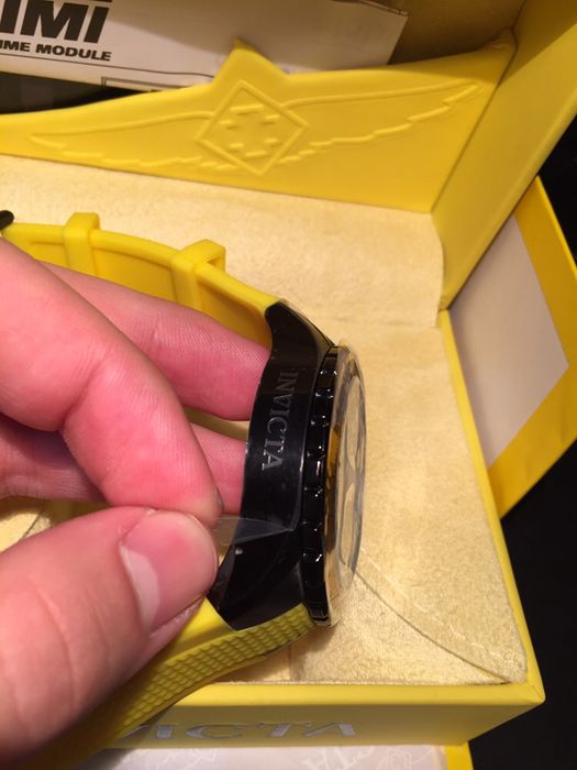 Часовник Invicta Aviator 50mm Black/Yellow Silicone band