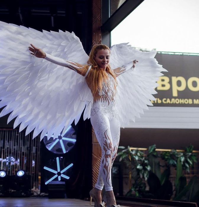 Ангелски криле,ралични модели! За танцувНе,за фотосесии,за декорация!