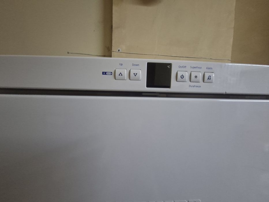 Вертикален фризер Liebherr