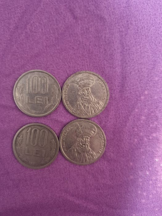Vand monezi de 100 lei