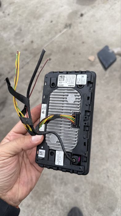 BMW G05 G06 G11 G20 G30 индукционно зарядно