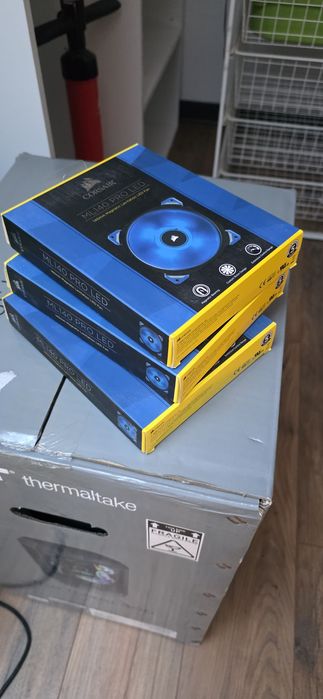 Carcasa Thermaltake Tower 300