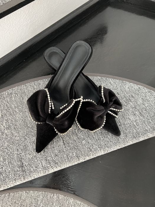 Papuci cu fundițe mărime 38