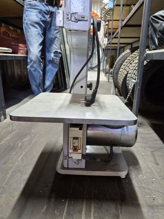 Настольная ленточная пила