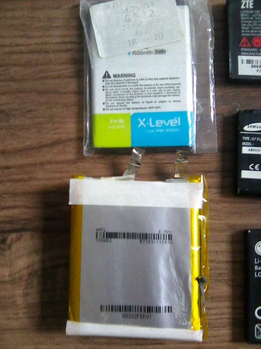 Vand Acumulatori telefoane de toate felurile