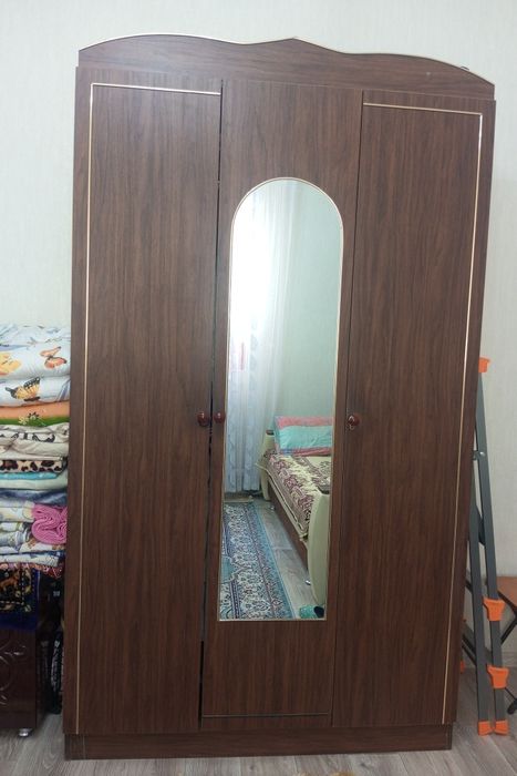 Старый бу шифонер спальный