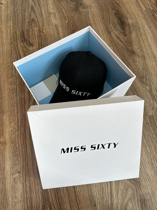 Шапка Miss Sixty